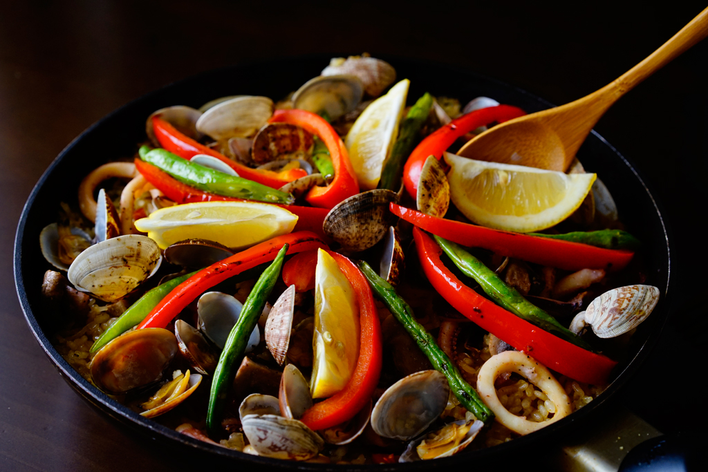 高タンパク 低カロリー フライパンで簡単 イカが主役の 魚介のパエリア Anew マガジンハウス