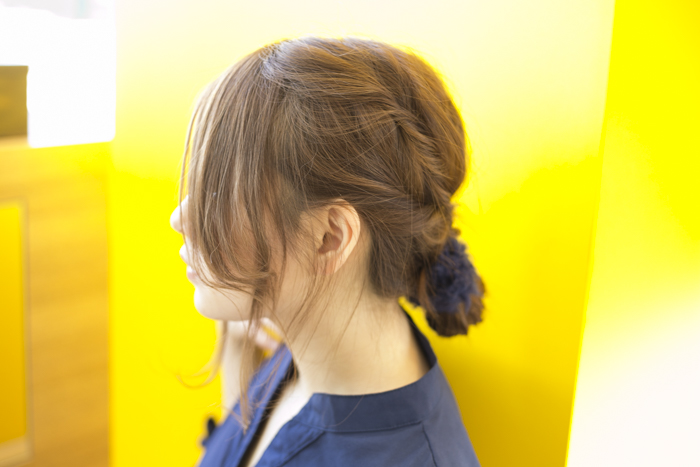 ねじねじするだけで華やかに 大人の抜け感シニヨンをやってみた 13 写真 狐塚勇介 文 宮田愛子 Anan総研 マガジンハウス