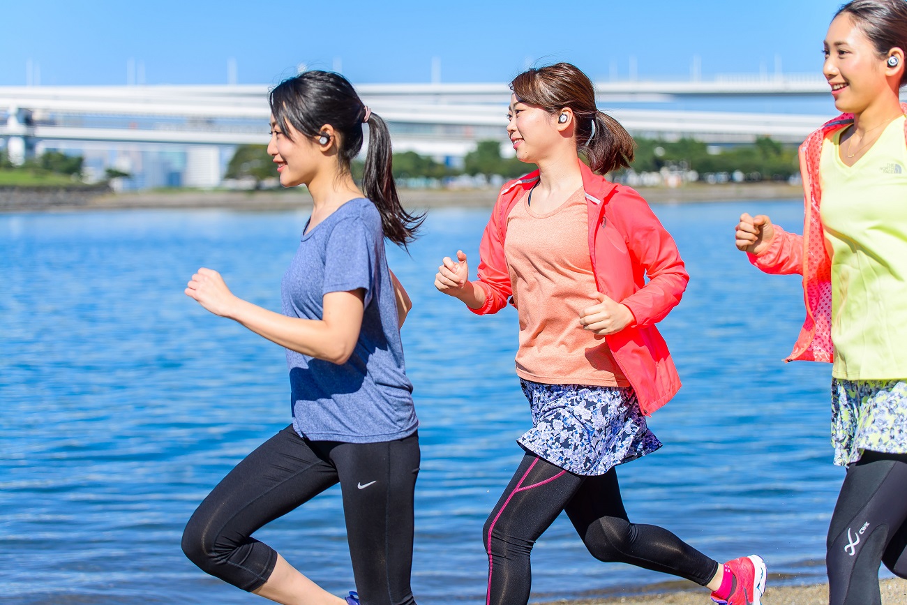 もう手放せない マラソン女子必見 走りたくなる最新イヤホン とは 写真 島崎雄史 文 三谷真美 Pr ロジクール Anan総研 マガジンハウス