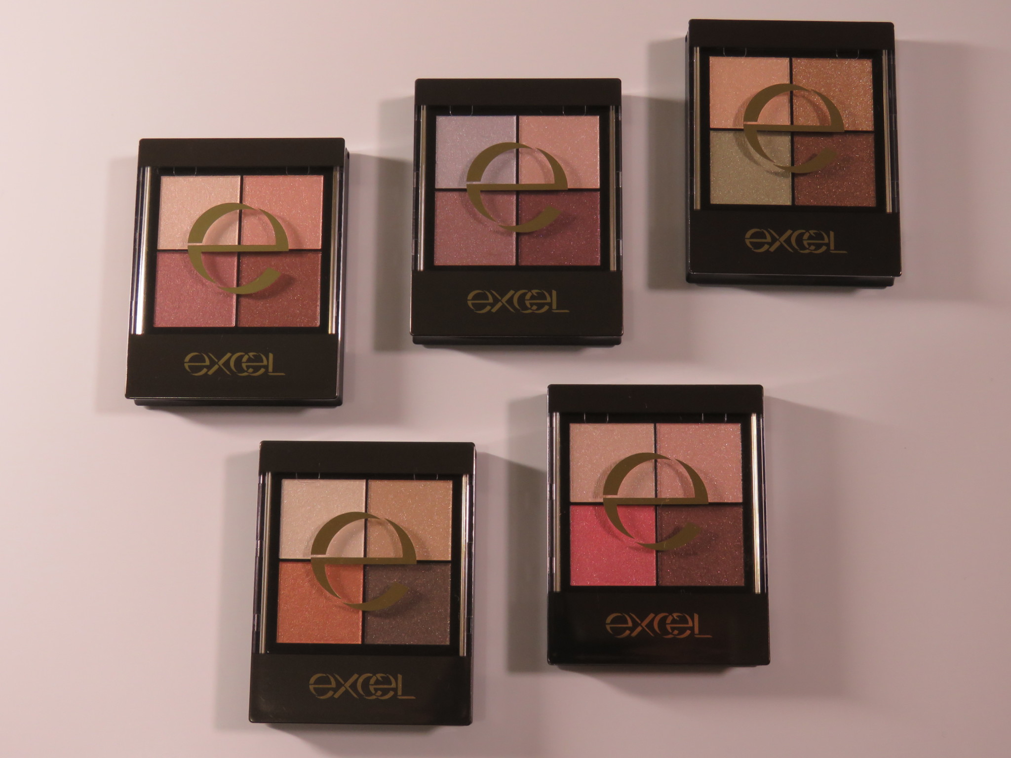 吸い込まれそうな瞳に エクセル の新作アイシャドウを全色解説 17 Anew マガジンハウス