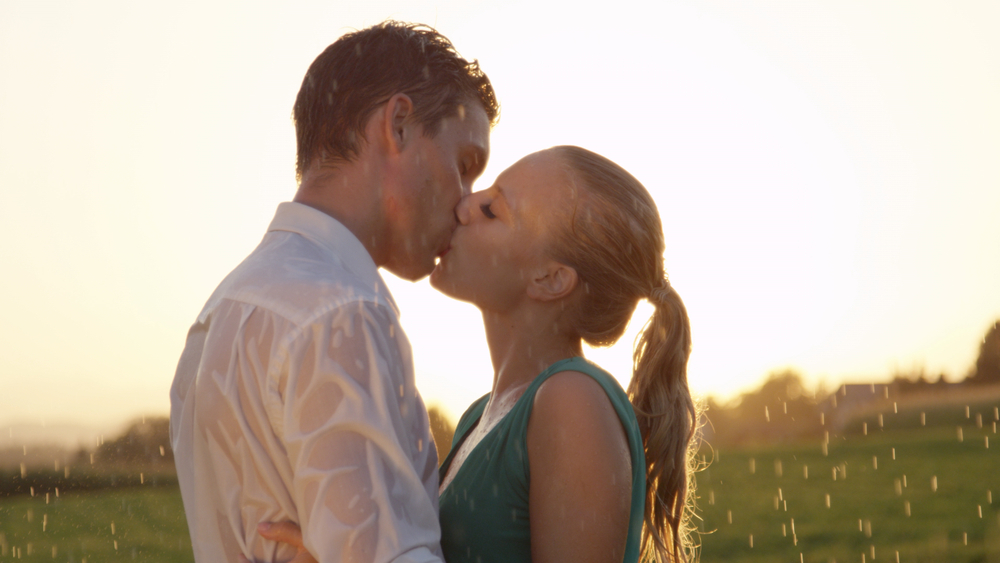 アラフォー 初 デート キス 映画 デート 泣く