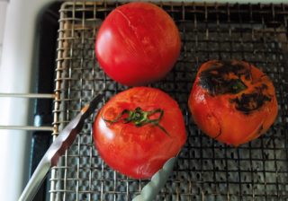 トマトは焼くと美肌効果UP！？　超簡単“焼きトマト”レシピ