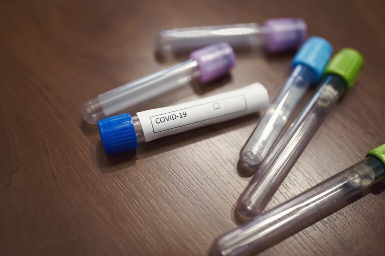 コロナ　新型コロナウイルス　ワクチン　PCR