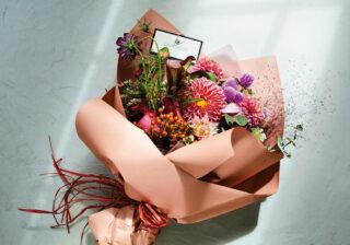 印象的な“花束”の贈り方とは？　センス抜群“秋のブーケ”3選