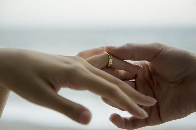 結婚指輪　婚約指輪　人気　最新