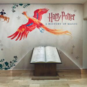 東京駅から魔法魔術学校へ！　「ハリー・ポッター」の世界にどっぷり浸れる展覧会