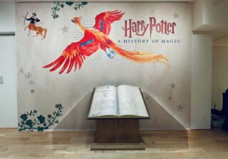 東京駅から魔法魔術学校へ！　「ハリー・ポッター」の世界にどっぷり浸れる展覧会