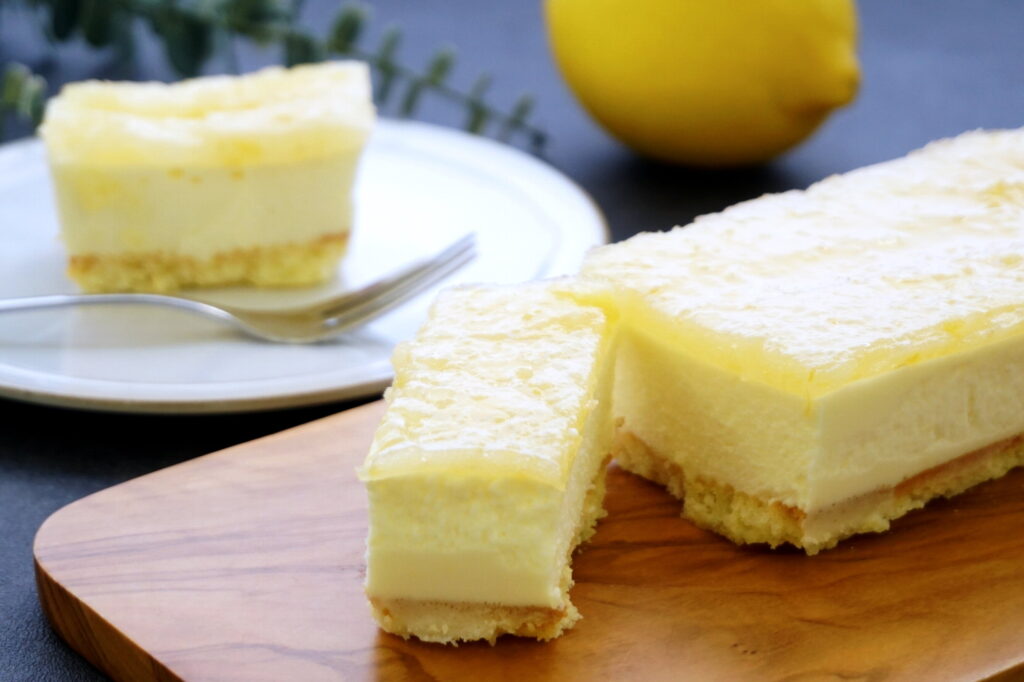「成城石井自家製 フレッシュ瀬戸内レモンで作ったレアチーズケーキ」
