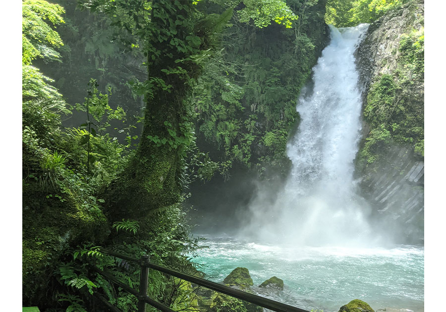 浄蓮の滝　絶景　旅行