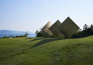 一生に一度は見たい！ 世界が注目する「現代アートの聖地」直島で出会える最高峰アート