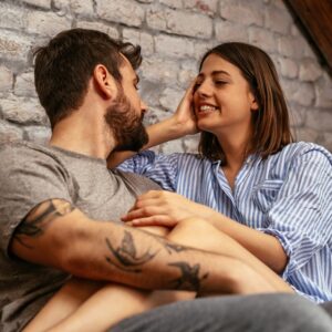 男性に本音を聞いた！ 愛される「サバサバ系女性」と嫌がられる「押しが強い女性」の違い