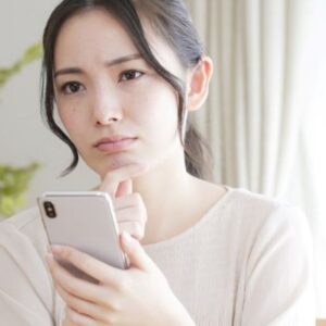 ゴシップ好きのママ友に不倫がバレた…！ 昼顔妻が慌てた「W不倫の失態」【前編】