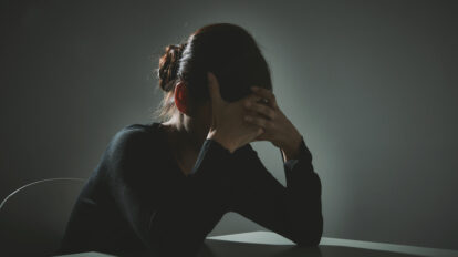 略奪婚は幸せになれない…？ 不倫相手との新婚生活を始めた「30代女性の悲劇」【前編】