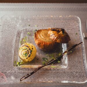 1皿目からインパクト大！ 宇賀なつみ「ワインと合わせてちょっぴり大人な忘年会したいな～」
