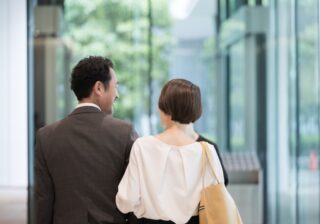 不倫を密告すべき…？「密会現場を目撃してしまった人」の苦悩