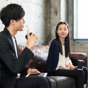 「彼と付き合いたい…！」職場での出会いを恋愛につなげるコツ