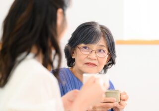 もう帰省したくありません… 女性たちがこっそり語る「夏の義実家トラブル」3選