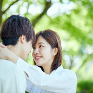 夫とはできないことをしました… 女性たちが「不倫相手に夢中になったきっかけ」