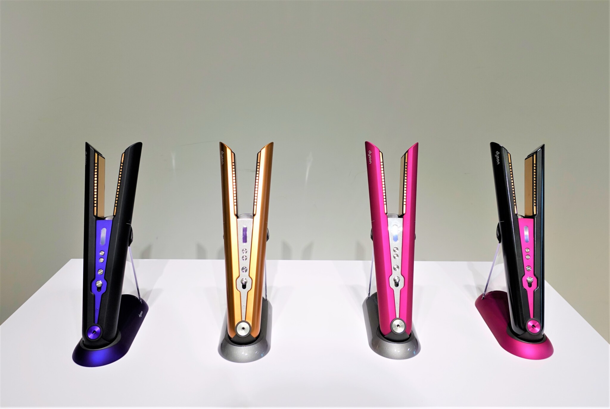 Dyson Corraleダイソン限定色コラール ストレートアイロンコテ - ヘア