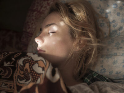 快眠 熟睡 睡眠 不眠 暑い 夜 寝苦しい 快適 環境 ぐっすり 眠れる 方法 解決 対策