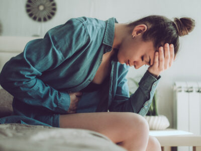 PMS (月経前症候群) って何？ 月経中の症状や対処法を【産婦人科医】が解説