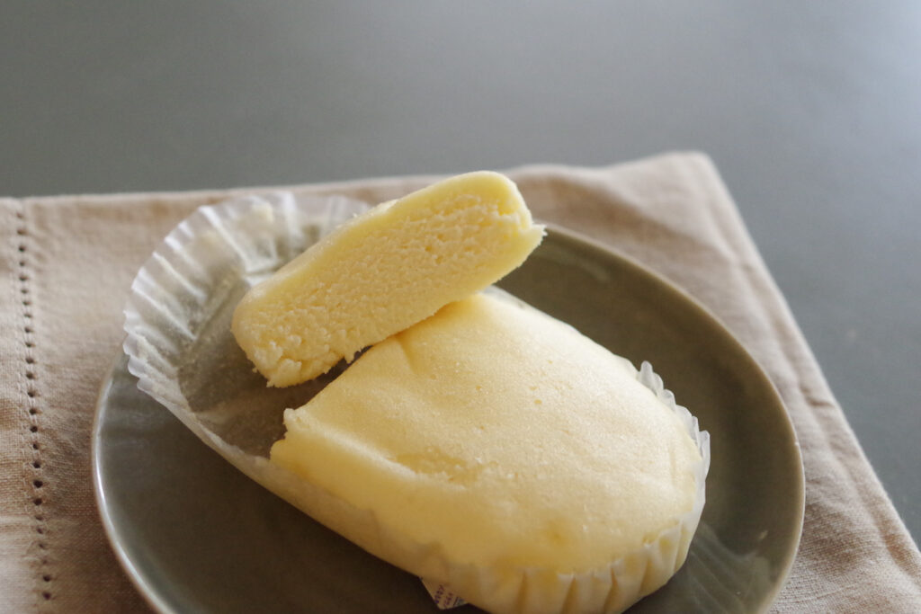 「北海道産大豆の豆乳でつくった極豆乳蒸しパン」