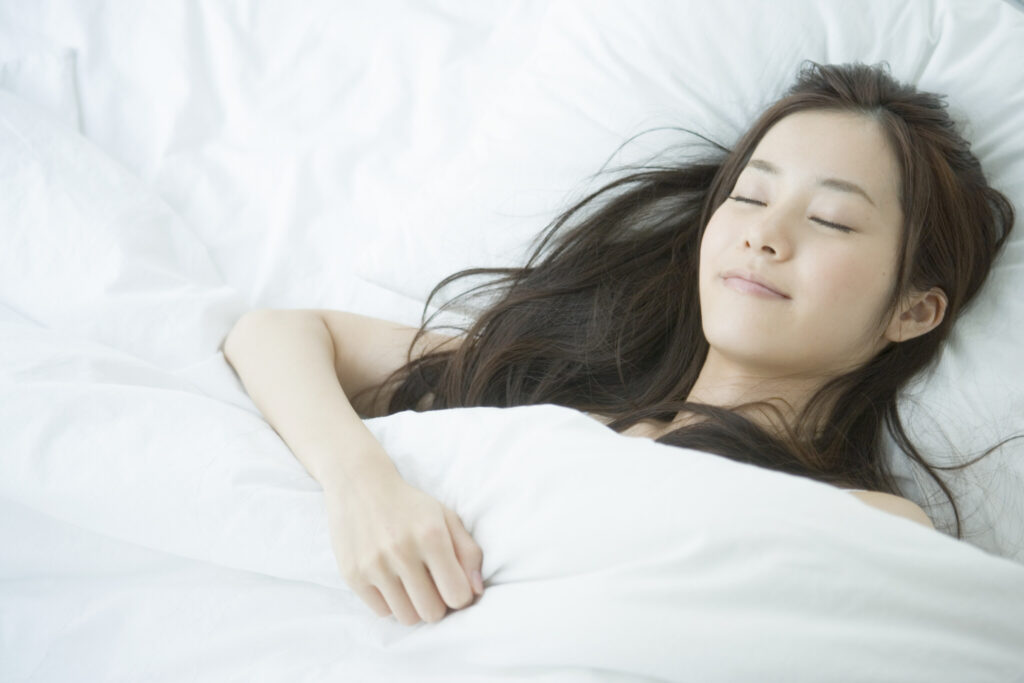 寝落ちするほど気持ちいい！ ヨガインストラクターが実践する「寝る前の安眠習慣」