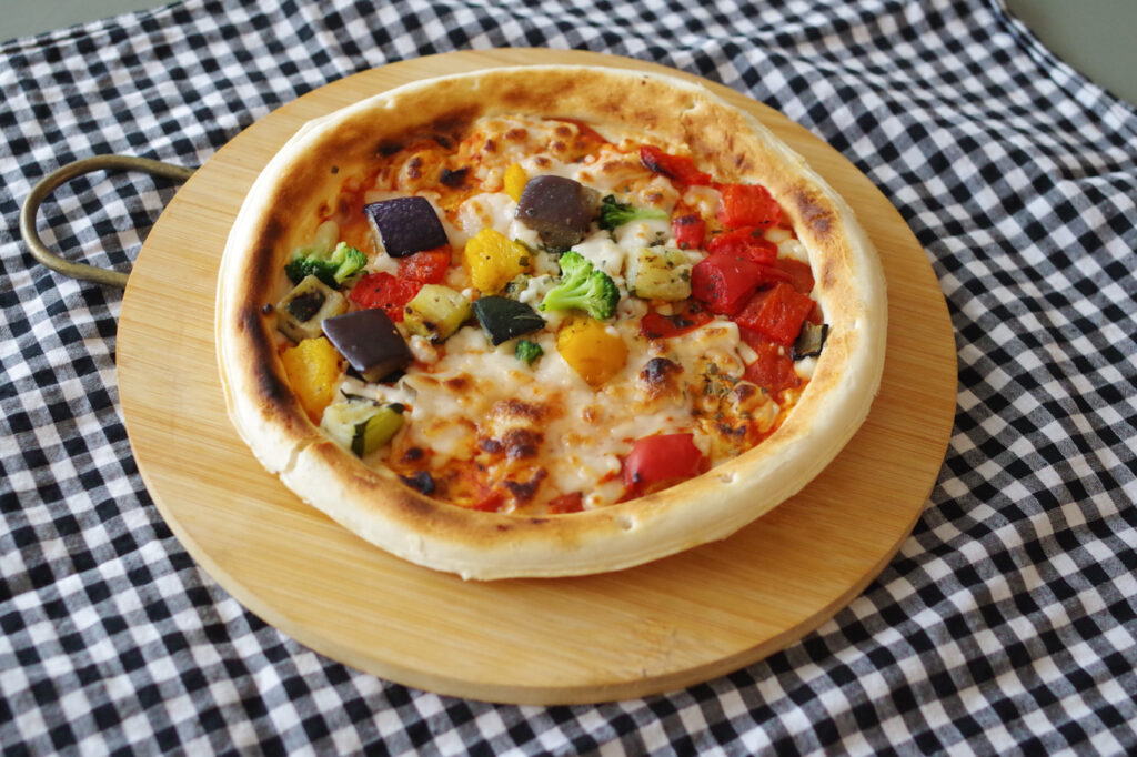 無印良品「素材を生かしたベジタブルピザ 彩り野菜のピザ」／￥490